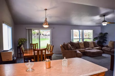 421 Westminster Dr, Eagle Point, OR 97524 photo 8