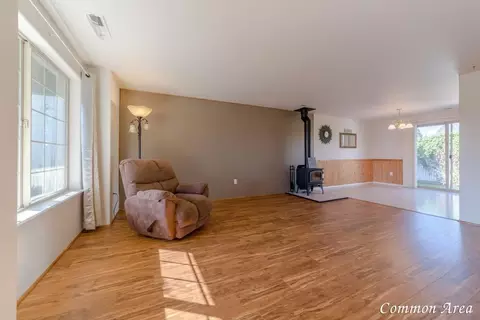 353 Bradley Way, Eagle Point, OR 97524 photo 2