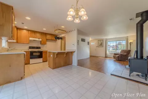 353 Bradley Way, Eagle Point, OR 97524 photo 8