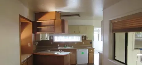 513 S Royal Ave, Eagle Point, OR 97524 photo 5