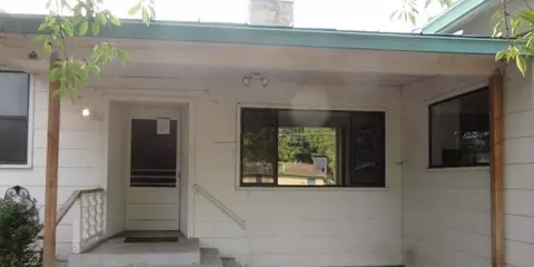 513 S Royal Ave, Eagle Point, OR 97524 photo 2