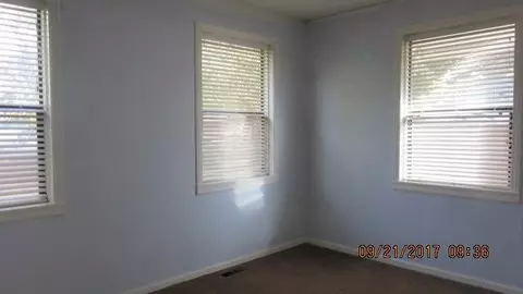 513 S Royal Ave, Eagle Point, OR 97524 photo 7