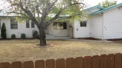 513 S Royal Ave, Eagle Point, OR 97524 photo 1