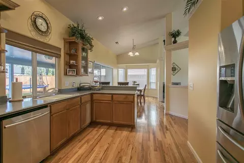 894 Win Way, Eagle Point, OR 97524 photo 10