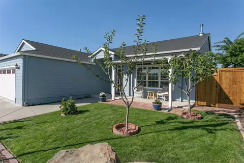 894 Win Way, Eagle Point, OR 97524 photo 2