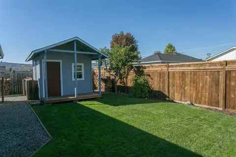 894 Win Way, Eagle Point, OR 97524 photo 23