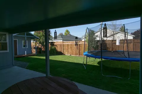 894 Win Way, Eagle Point, OR 97524 photo 21