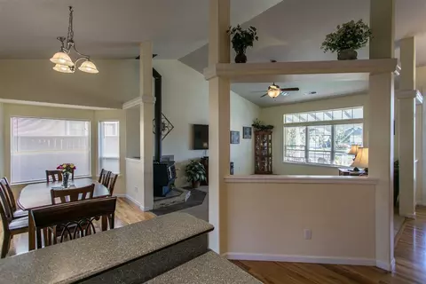 894 Win Way, Eagle Point, OR 97524 photo 11