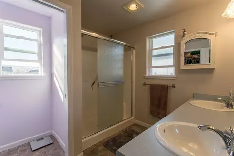 894 Win Way, Eagle Point, OR 97524 photo 16