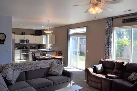5590 Austin Way, Eugene, OR 97402 photo 9