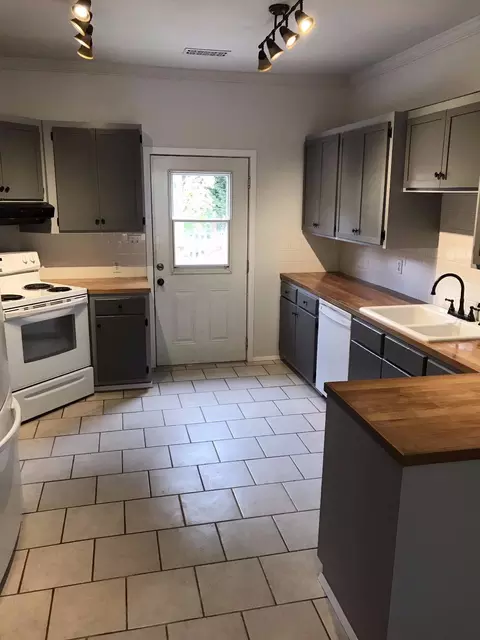 577 Gilbert Ave, Glendale, OR 97442 photo 6