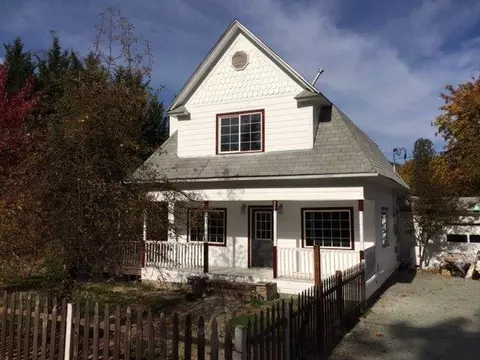 577 Gilbert Ave, Glendale, OR 97442 photo 1