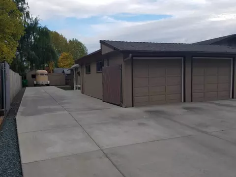 34 Comice Way, Eagle Point, OR 97524 photo 2