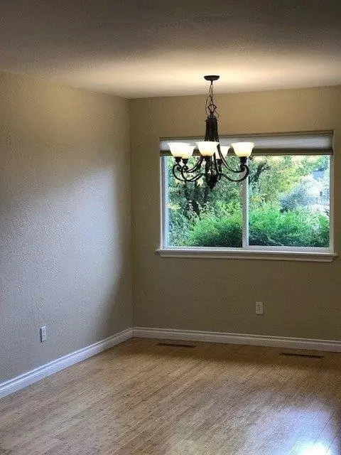 620 S Fourth St, Central Point, OR 97502 photo 10