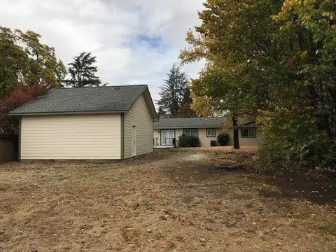 620 S Fourth St, Central Point, OR 97502 photo 24