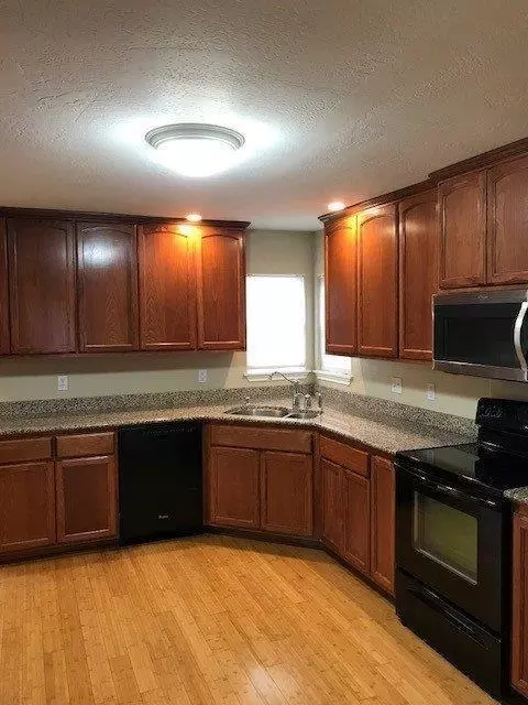 620 S Fourth St, Central Point, OR 97502 photo 3