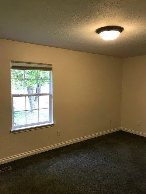 620 S Fourth St, Central Point, OR 97502 photo 14