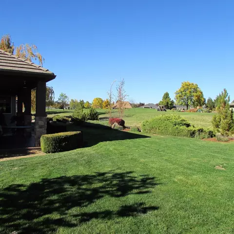 255 Pine Lake Dr, Eagle Point, OR 97524 photo 7