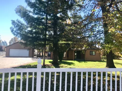 235 W Gregory Rd, Central Point, OR 97502 photo 1