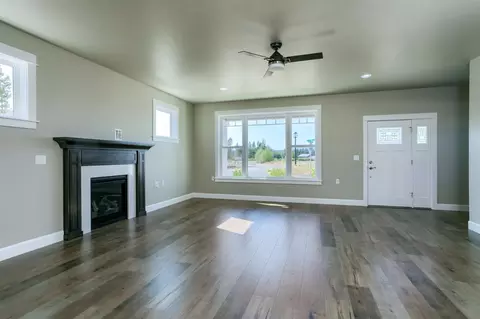 569 Eagle Rock Dr, Central Point, OR 97502 photo 8