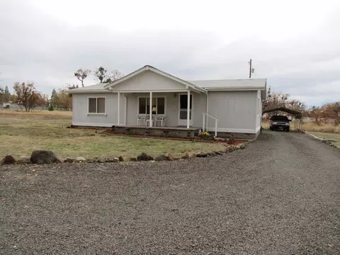 1214 Stevens Rd, Eagle Point, OR 97524 photo 1