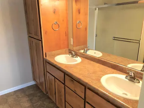 899 Silver Fox Dr, Central Point, OR 97502 photo 12