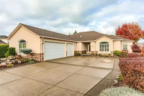 982 Greenway Ct, Eagle Point, OR 97524 photo 1
