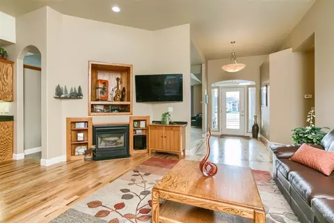 982 Greenway Ct, Eagle Point, OR 97524 photo 3