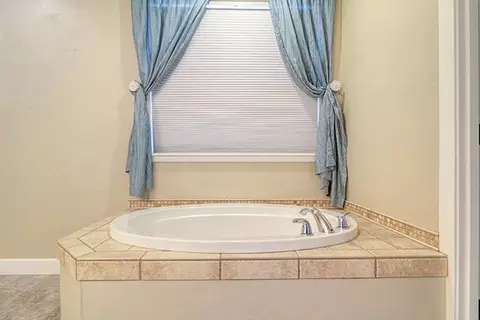 958 Covington Ct, Central Point, OR 97502 photo 14