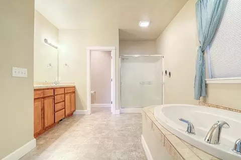 958 Covington Ct, Central Point, OR 97502 photo 13