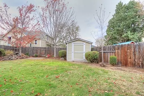 958 Covington Ct, Central Point, OR 97502 photo 27