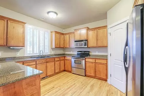 958 Covington Ct, Central Point, OR 97502 photo 8