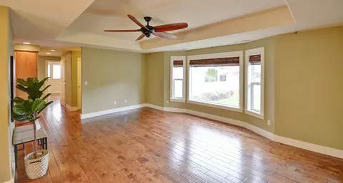 932 Corey Dr, Phoenix, OR 97535 photo 2