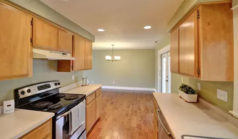 932 Corey Dr, Phoenix, OR 97535 photo 9