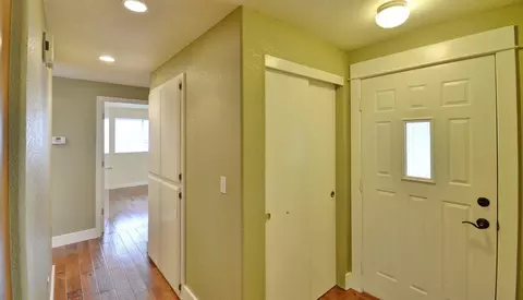 932 Corey Dr, Phoenix, OR 97535 photo 3