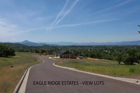 725 Onyx Dr, Eagle Point, OR 97524 photo 4