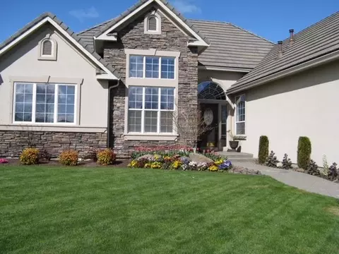 247 Pine Lake Dr, Eagle Point, OR 97524 photo 2