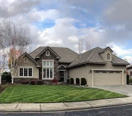 247 Pine Lake Dr, Eagle Point, OR 97524 photo 1