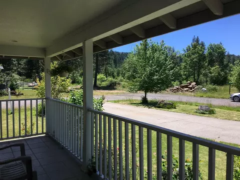 835 Redwood Ave, Butte Falls, OR 97522 photo 3
