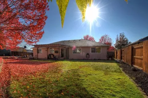 487 Westminster Dr, Eagle Point, OR 97524 photo 4