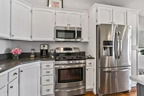 986 Heather Way, Eagle Point, OR 97524 photo 4