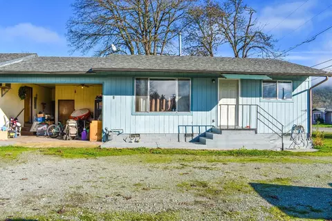 438 E 2nd Ave, Riddle, OR 97469 photo 3