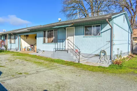 438 E 2nd Ave, Riddle, OR 97469 photo 1