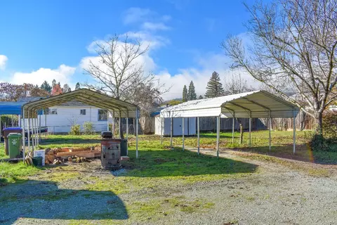 438 E 2nd Ave, Riddle, OR 97469 photo 8