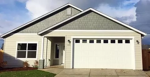 138 Greenview Dr, Eagle Point, OR 97524 photo 1