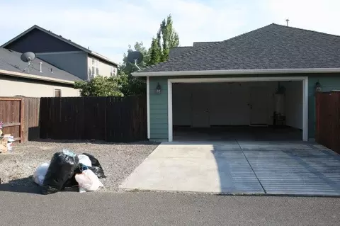 936 Win Way, Eagle Point, OR 97524 photo 13