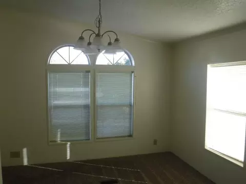357 Meadow Ln, Eagle Point, OR 97524 photo 8