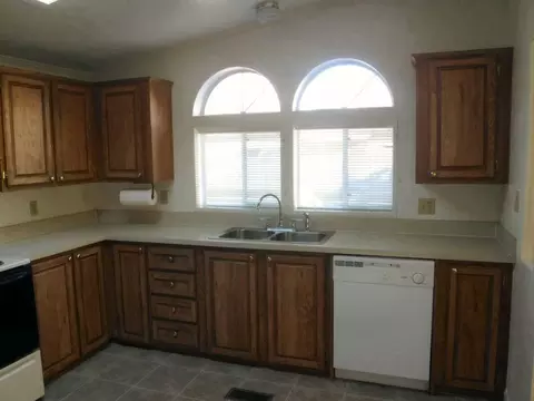 357 Meadow Ln, Eagle Point, OR 97524 photo 5