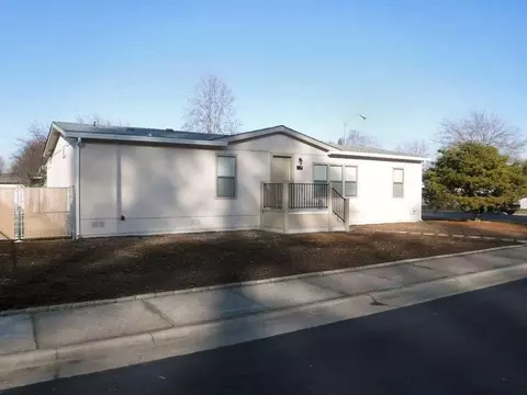 357 Meadow Ln, Eagle Point, OR 97524 photo 3