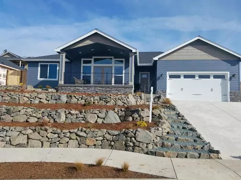 212 Cambridge Ter, Eagle Point, OR 97524 photo 1